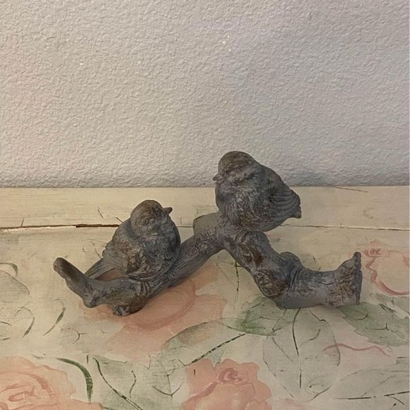 Other - Lovebirds On A Log